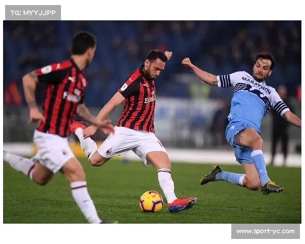 AC米兰主场进攻套路解析,边中结合成效显著